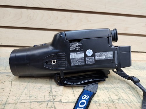 Sony CCD-FX730 Video8 Handycam w/ Charger & Remote - Picture 11 of 12