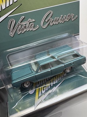 2025 Johnny Lightning 1964 OLDS VISTA CRUISER White Lightning