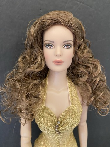 Tonner - Tyler Wentworth- Nu Mood Tyler - Wigged - redressed 16" doll - LE500 - Picture 14 of 21