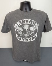 Vintage Lynyrd Skynyrd Band Graphic Skull T-Shirt Size Medium Gray AAA TAG