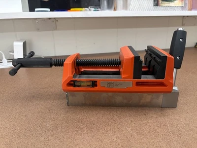 Fein VersaMAG System 4in Portable Magnetic Vise  - 90701004020 - Image 1 of 4
