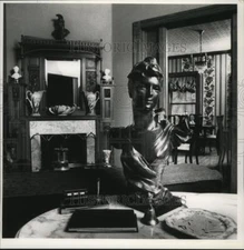 1990 Press Photo Front Parlor of the Robert Stevens Inn on the Lower East Side