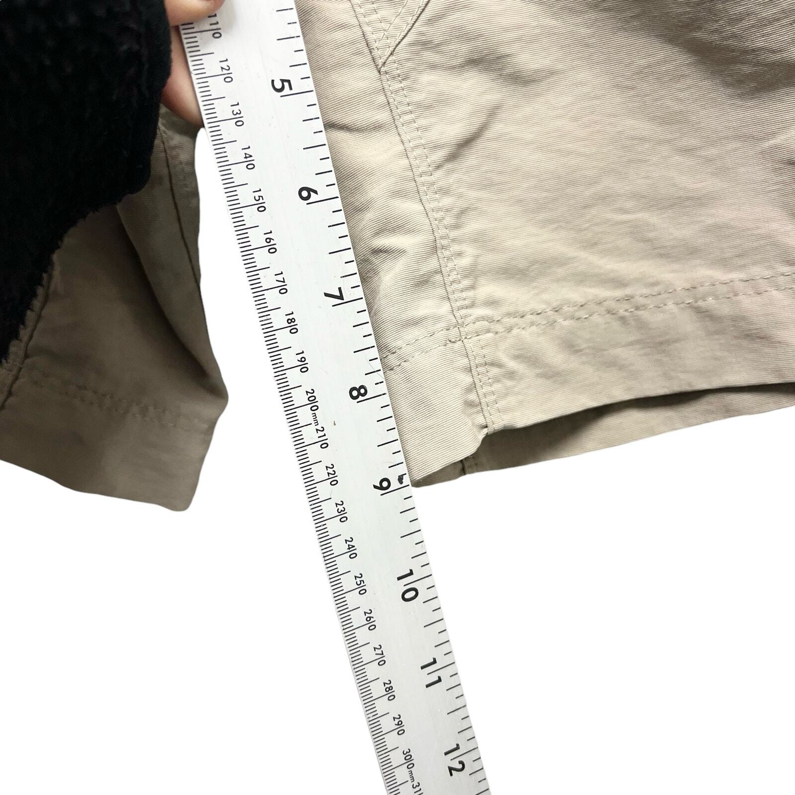 The North Face Horizon II Shorts in Beige Men’s Size 32 thumbnail 9