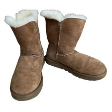 UGG Classic Bailey Button II Booties Chestnut Tan Ankle Boots SZ 5