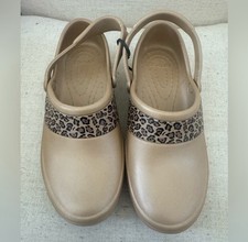 CROCS Women's Mercy Slip Resistant Work Clogs Size 8 W Black 10876