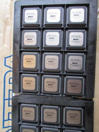 EPM7256SRC208-12 ALTERA CPLD MAX 7000S Family 100MHz 5V 5K Gates 208-Pin 1 PIECE