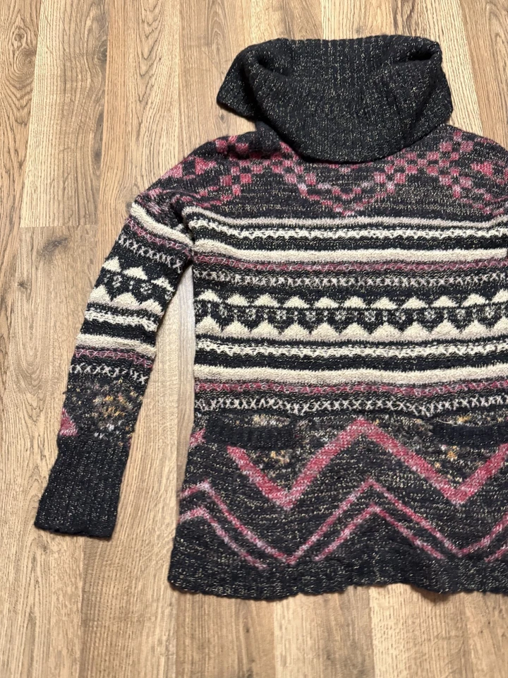 Suéter Lucky Brand, Para Mujer Talla XS, Negro Rojo Blanco, Pullover, Cuello Alto Foto 3 de 4