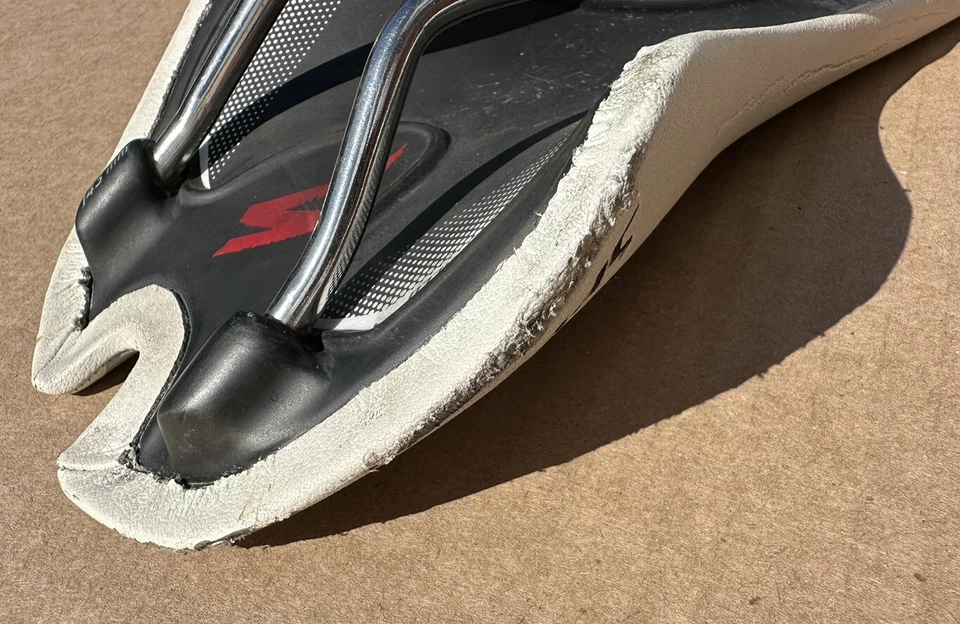 Sillín Specialized Chicane - 143 mm - Blanco - Rieles Ti huecos - USADO Foto 4 de 4