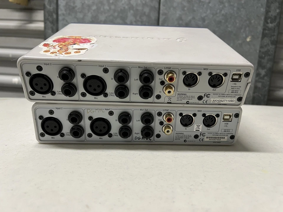 Lote de 2 Interfaz de Grabación USB Digidesign Mbox 2. Piezas o reparación Foto 4 de 4
