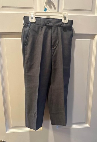 Joseph Dann Collection- Little boys 3 piece suit- size 4- Charcoal - Picture 4 of 6