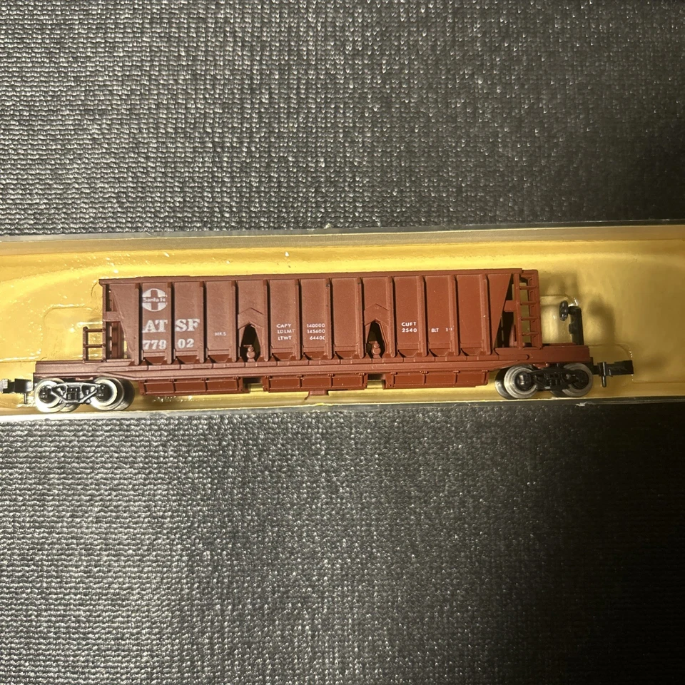 Micro Trains N Scale #34 Lot Of 6 ATSF Santa Fe Hopper 3111 55010 57010 C-6 - Image 4 of 4