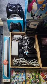 Nintendo Wii U Console 32gb, tested works perfectly + Extras