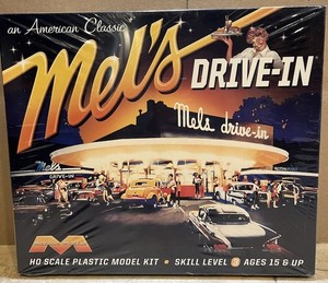 Moebius Models-American Classic Mel’s Drive-In HO Scale Plastic Model Kit – NIB