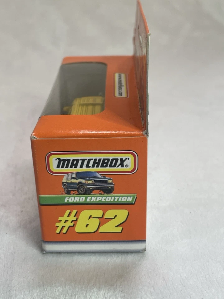 Matchbox Ford Expedition #62 Diecast SUV Rescue Vehicle MOC - Image 4 of 4
