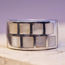 Size 6.25, vintage Sterling 925 silver statement ring with mother of pearl