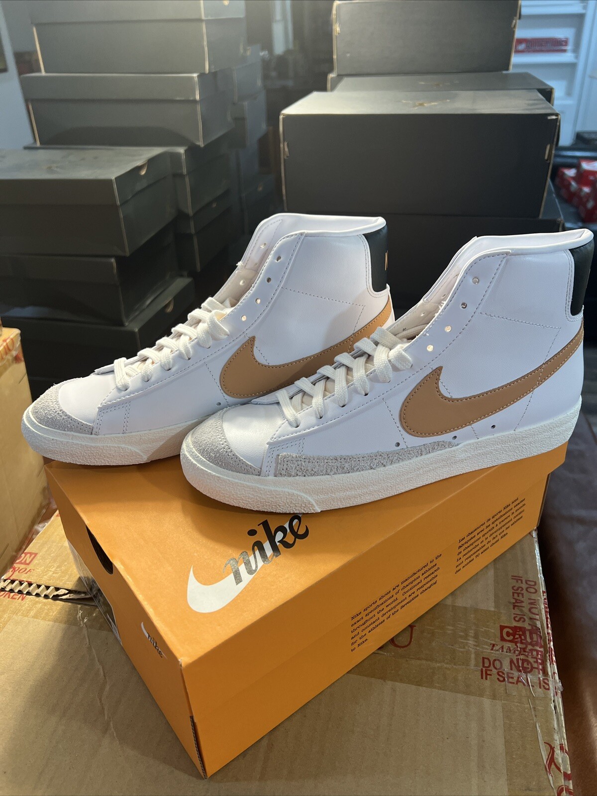 SAOLA Scarpe vintage Nike Blazer Mid '77 ""Bianco Marrone ambra"" (US M7.5 W9) BQ6806 125