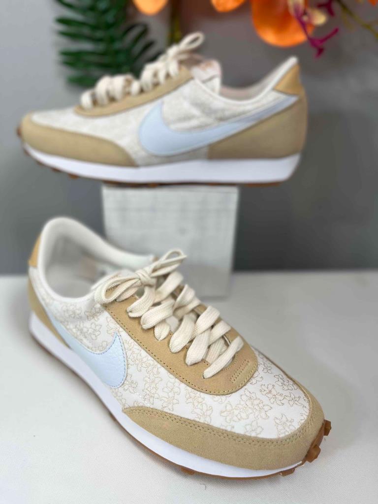 NWOT NIKE Daybreak Sesame Brown Suede & Fabric Women's