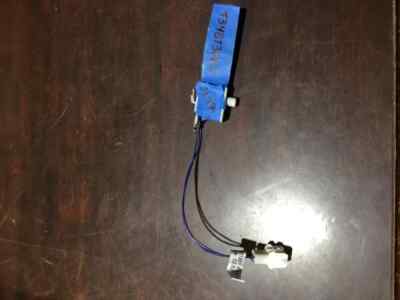 Electrolux Kenmore 134813663 Dryer Door Switch AZ66103 | Sl37