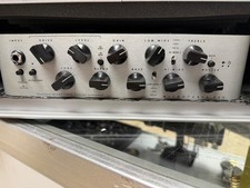 Darkglass Microtubes 900 Bass Amplifier Head 900W with Gator Rack Case