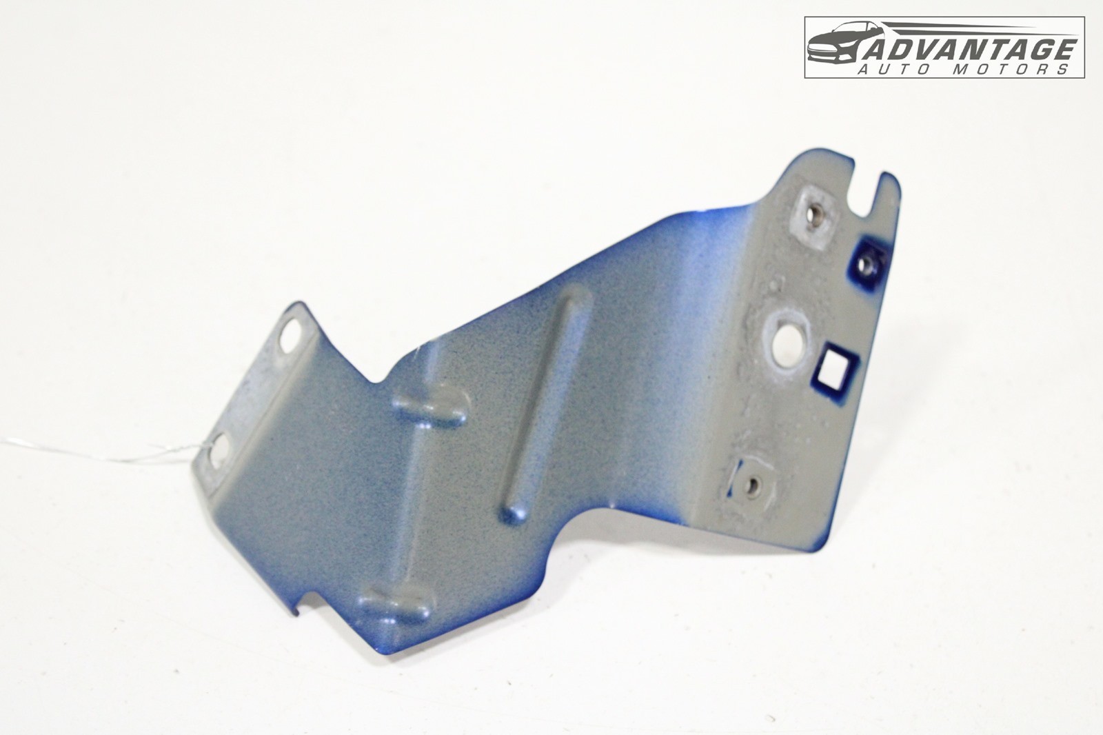 2014-2021 MASERATI GHIBLI M157 FRONT RIGHT FENDER LOWER SUPPORT BRACKET OEM