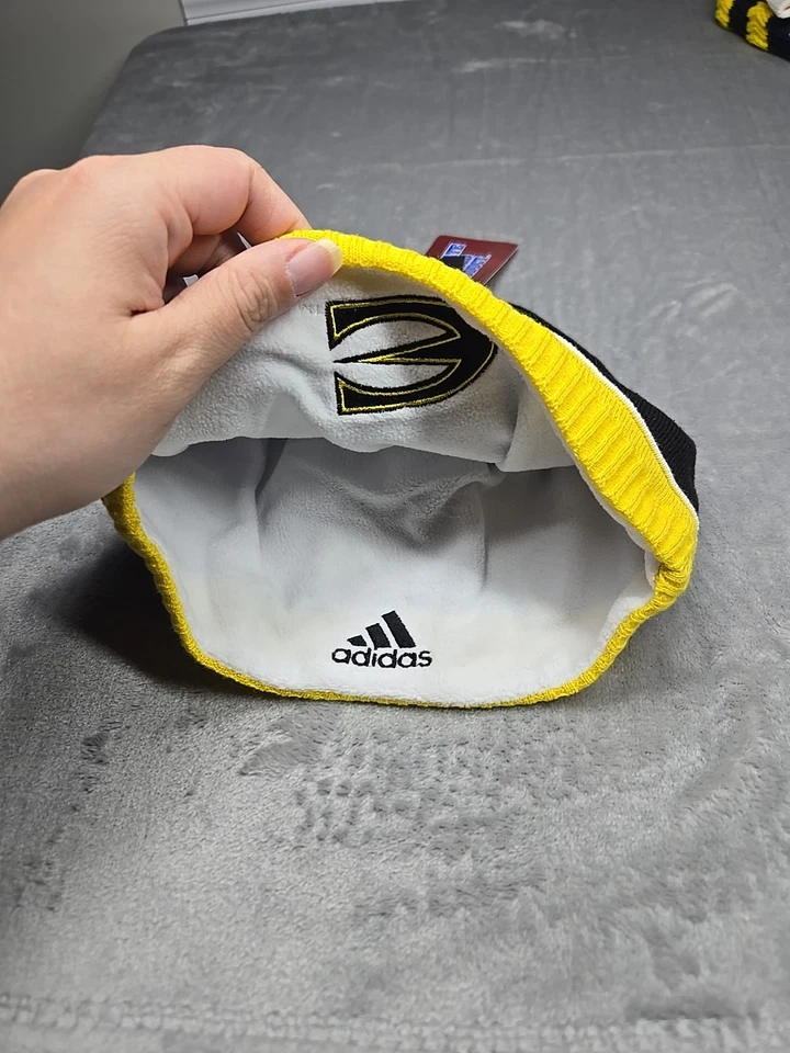 Adidas Mujer Emporia State Hornets Negro/Amarillo Gorro Reversible Nuevo Con Etiqueta Foto 3 de 4