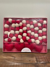 Love  Cupcakes Valentines Red Hearts Red Ivory Pom Pom 6 Ft Felt Garland NEW