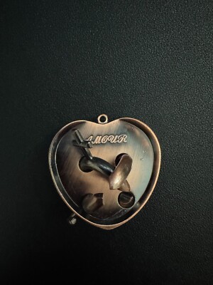 Amour - Level 5 - Hanayama Cast Puzzle - Take Apart / Put Together