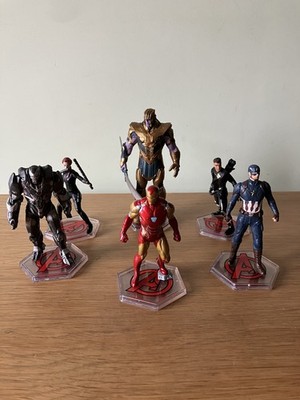 Disney Store Capt. Amerika, Iron Man, Hawkeye, Black Widow, War Machine, Thanos