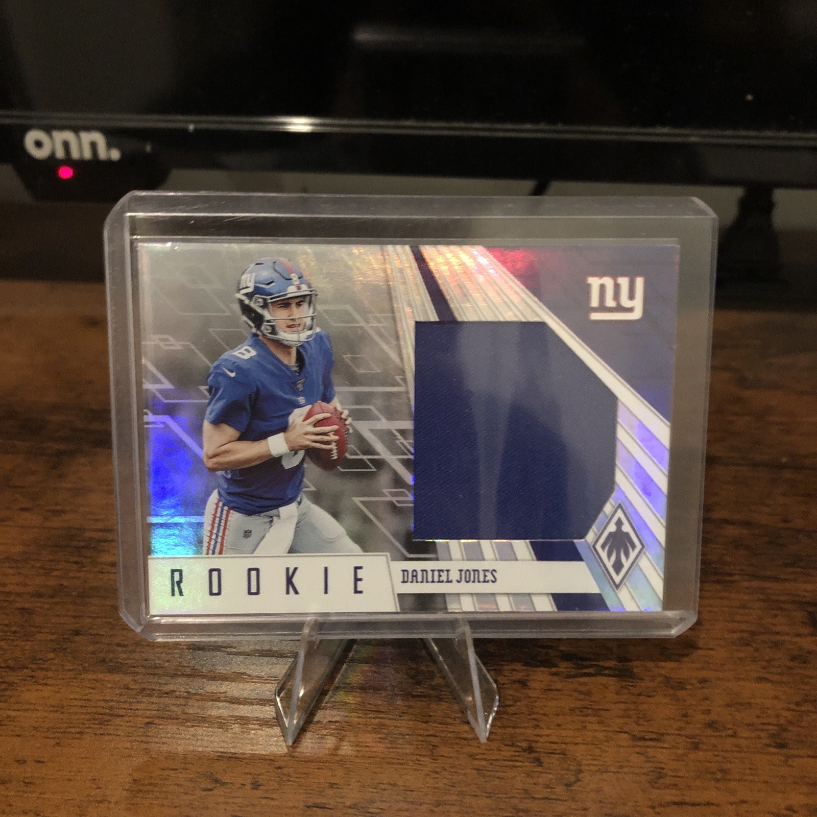 2019 Panini Phoenix - Rps Jumbo Memorabilia Daniel Jones #2 /100 (MEM, RC)