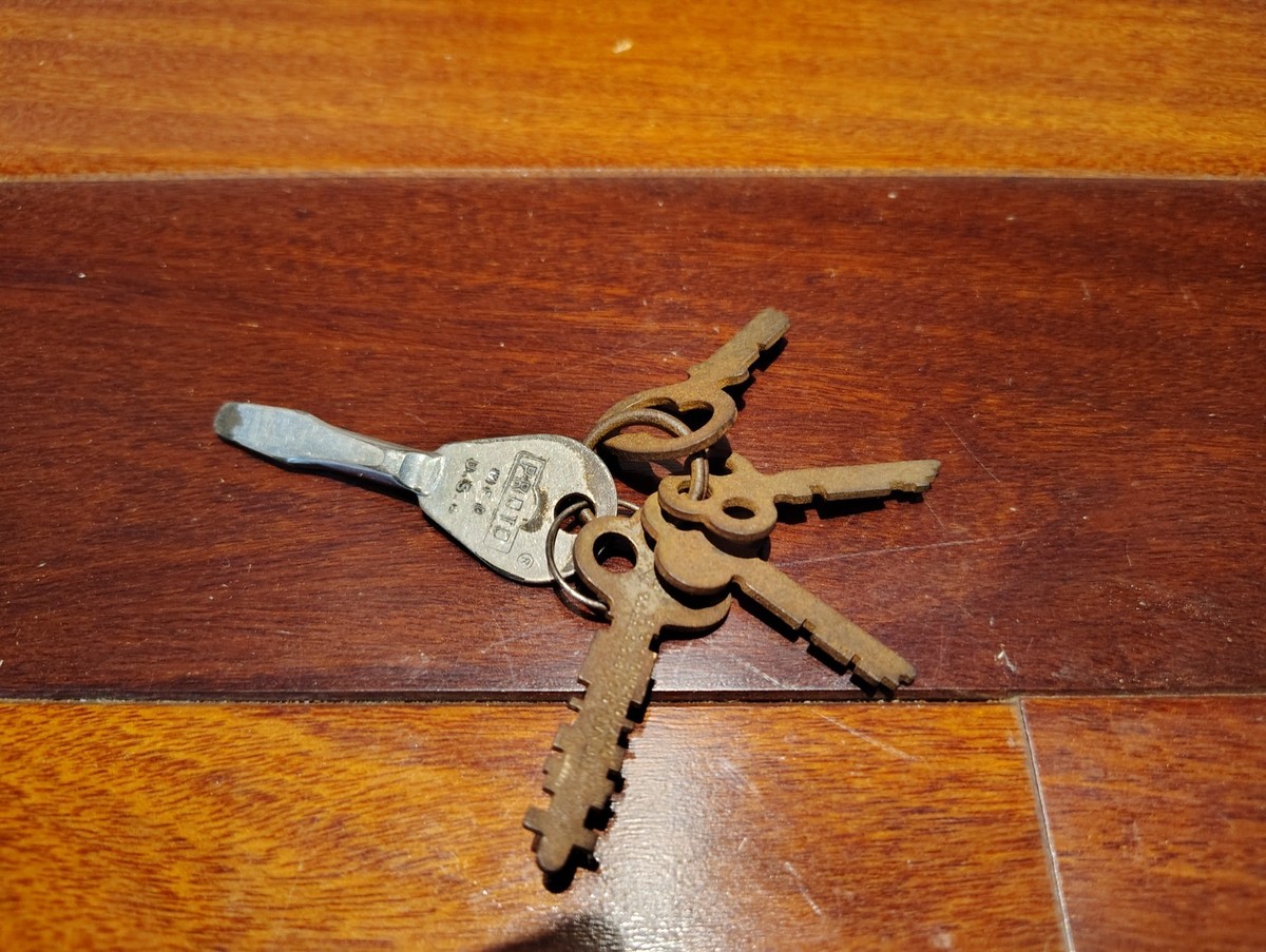 VINTAGE PROTO FLATHEAD KEY CHAIN SCREWDRIVER & 4 other Old Keys | eBay