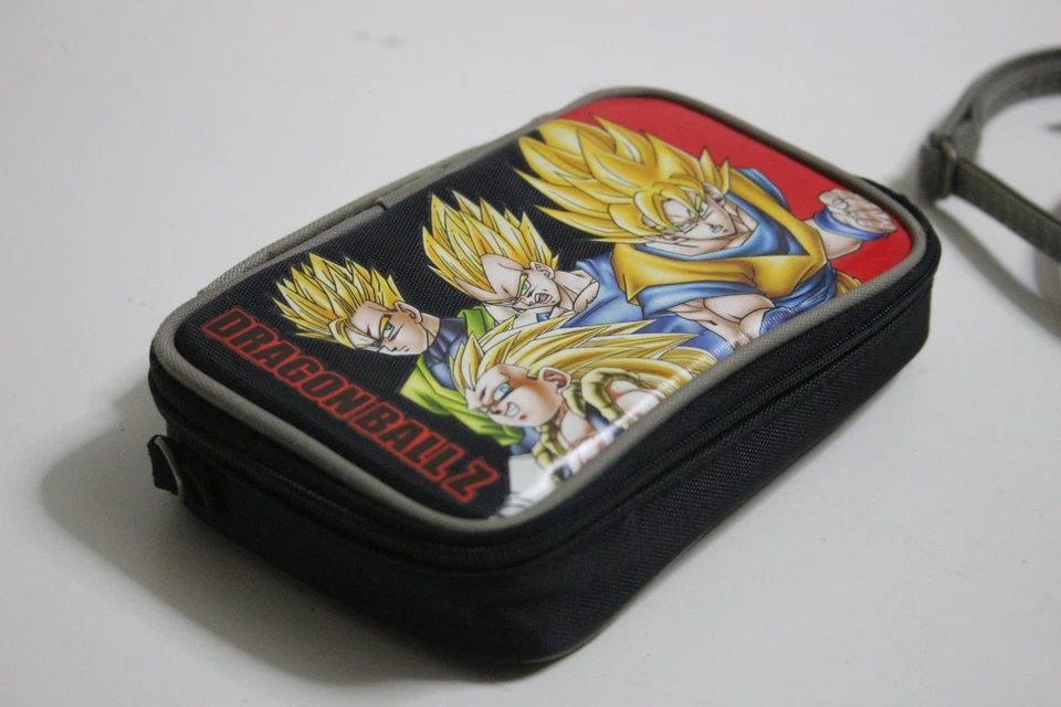 Estuche de Transporte Dragon Ball Z Super Saiyan para Nintendo 3DS o DS Lite con Correa Foto 4 de 4