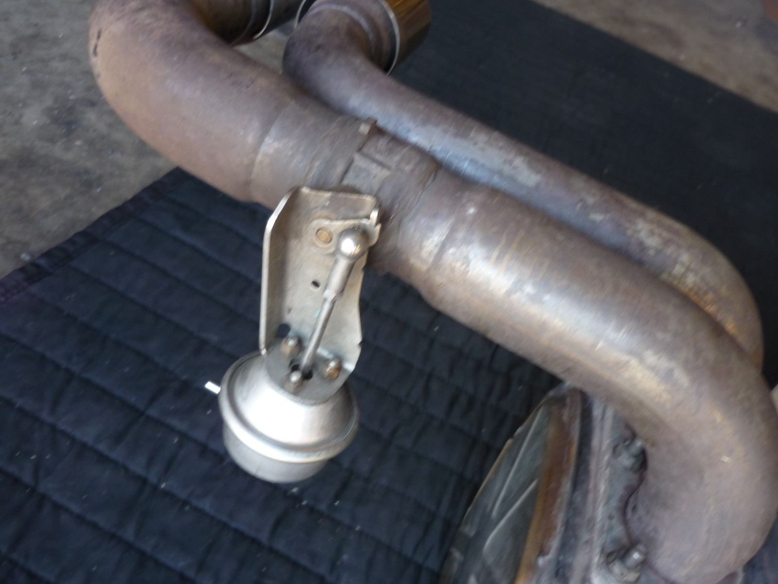 Ferrari 360 - Exhaust Muffler Complete With Outlet Pipes - P/N 174089