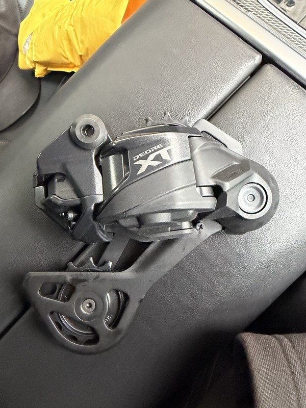 Shimano Deore XT M8250 di2 Wireless Rear Derailleur 12 Speed