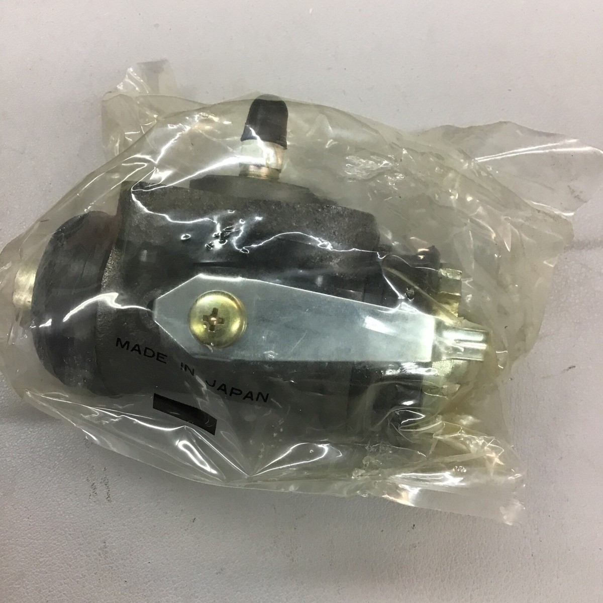 Drum Brake Wheel Cylinder 47570 69065 for 1971-1980 Toyota Land