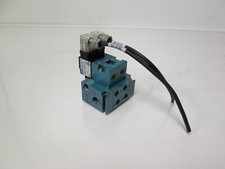 Bank of 2 MAC 45A-LAC-DDAJ-1KD 2-Position 4-Way Solenoid Valves No Fittings 