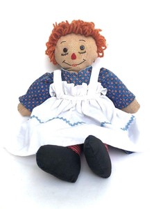 muñeca de trapo raggedy ann