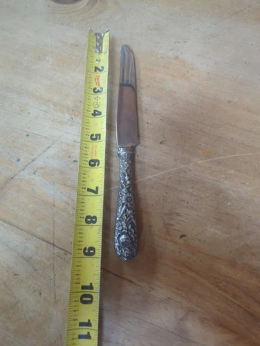 S. KIRK & SON REPOUSSE STERLING SILVER DINNER KNIFE 8.75" - Rounded bottom