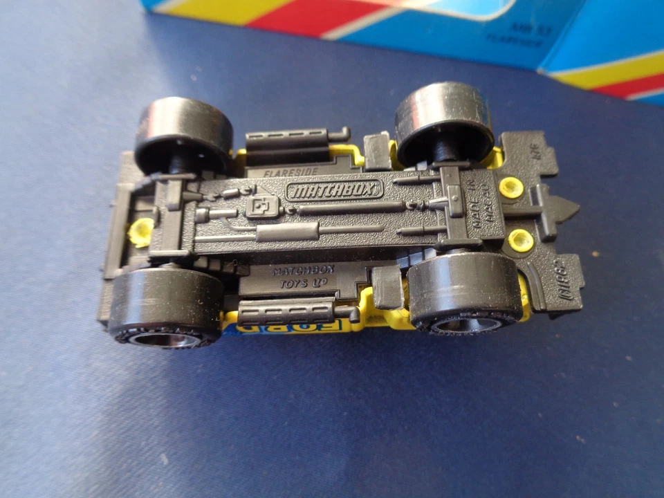 MATCHBOX MB 53 FLARESIDE FORD 430 SCALA 1:64 - Immagine 4 di 4