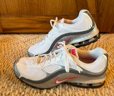 NIke Reax Run 5 Womens Running Shoes White Metallic Silver Pink Size 12