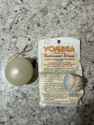 vintage Duncan ? glow in the dark yo yo And Yomega 5 Pack Of Strings