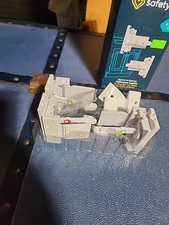 Safety 1st HS395 Adhesive Cabinet Latch, 3-Pk. -