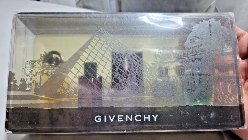 De colección Nuevo en Caja Givenchy Exclusivo Edición Viajero Eau De Toilette Set 5 Aromas Foto 3 de 4