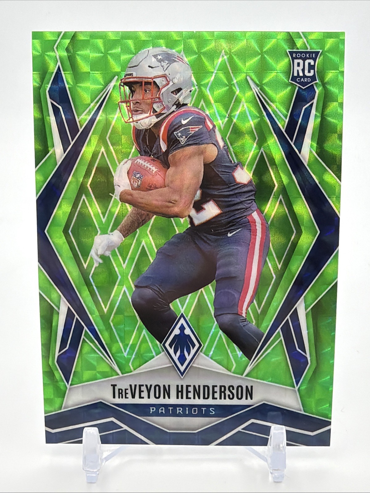 2025 Panini Phoenix Treveyon Henderson RC #187 Lime Green Pyramids /285 Patriots