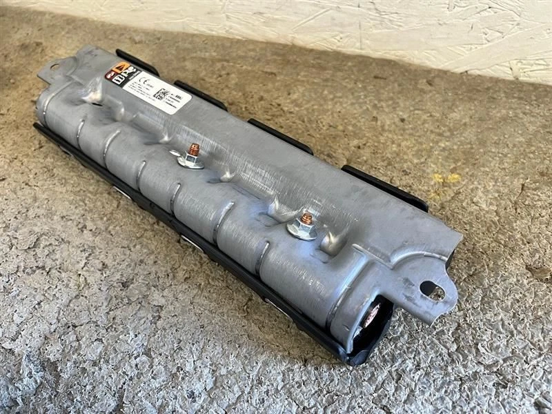 Bolsa de aire de rodilla izquierda para conductor Cadillac CT6 2016-20 85129884 negra inferior 2744838 Foto 2 de 3