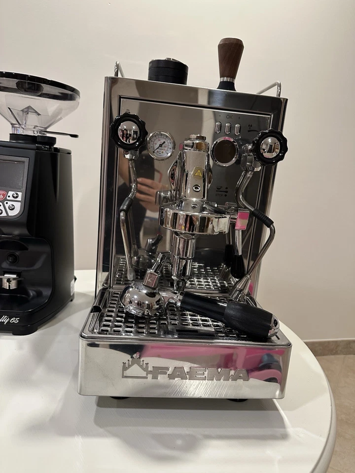 Faema Carisma - Image 2 of 3