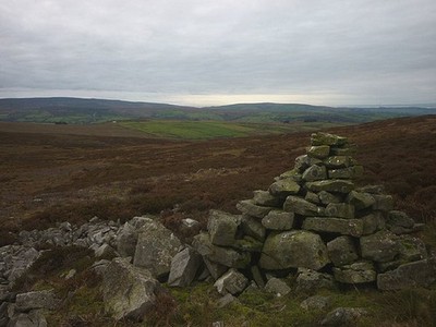Foto 6x4 Cairn at West Katzensteine mit Kopf viele Steine aber kein ca c2017