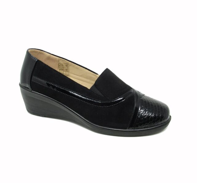 WOMANS LADIES BLACK LOW WEDGE SLIP ON LOAFER SHOES