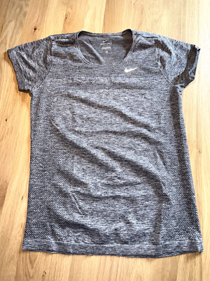 Nike - Dri-FIT - Kurzarm-Laufshirt - Damen - Grau - GR. M - atmungsaktiv