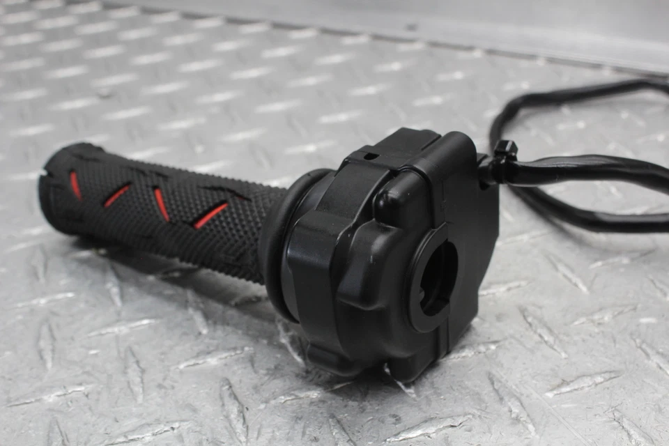 Ducati Diavel 2016 empuñadura de acelerador derecha Foto 3 de 4