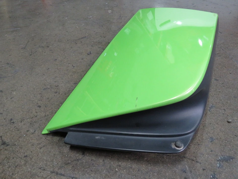 Lamborghini Murcielago, LP640, RH, Ala Trasera Bat, Dmg, Usado, P/N 418119362 Foto 4 de 4